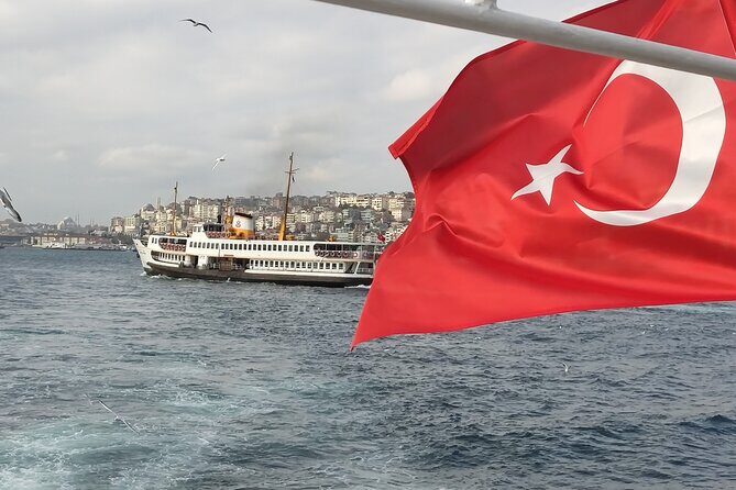 2-Hour Bosphorus Cruise in Istanbul with Guide - Fortress and summer hunting lodge: power and leisure on the same waterline