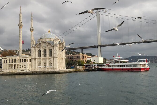2-Hour Bosphorus Cruise in Istanbul with Guide - Jewish district streets, Greek-style houses, and Üsküdar energy