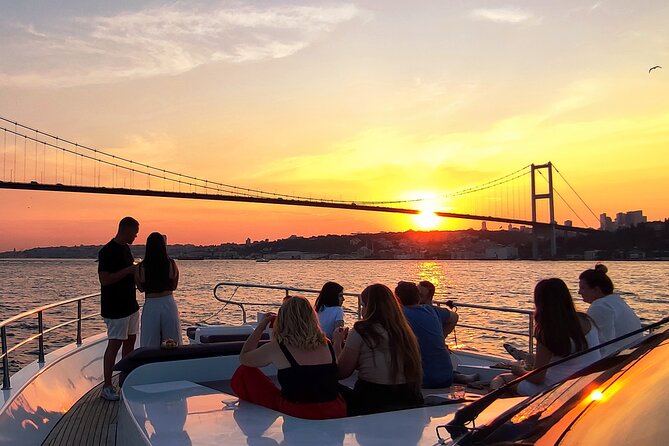 All in One Day Istanbul - Historical Tour of Istanbul with Bosphorus Cruise - Topkapı Palace (or Dolmabahçe on Tuesdays): choosing the sultan vibe