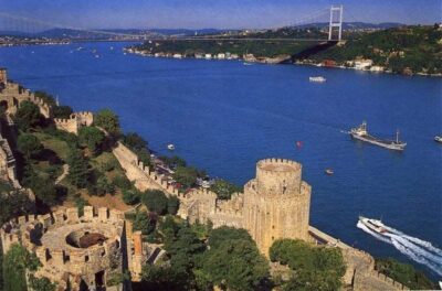 Bosphorus Boat Cruise & Two Continents Tour with Lunch - Spice Bazaar stops: the smells, the colors, and the quick buying test