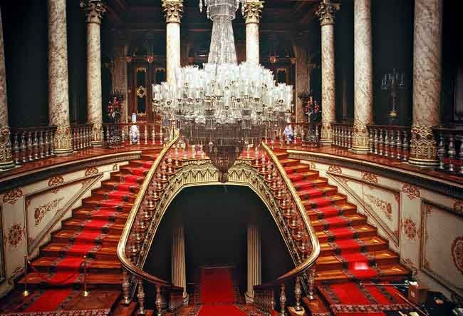Bosphorus Boat Cruise & Two Continents Tour with Lunch - Dolmabahçe Palace, Bosphorus Bridge, and Çamlıca Hill: the big Istanbul finish