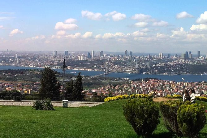 Bosphorus Cruise and Two Continents Tour with Lunch - A Timed, Water-First Day on the Bosphorus