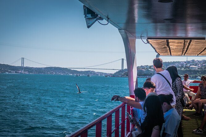 Bosphorus Cruise Boat Tour İstanbul And Golden Horn With Guide - Price and Value: What $180 Really Covers
