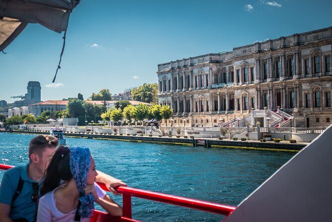 Bosphorus Cruise Boat Tour İstanbul And Golden Horn With Guide - The Bosphorus Cruise Hour: Asian and European Sides in Motion