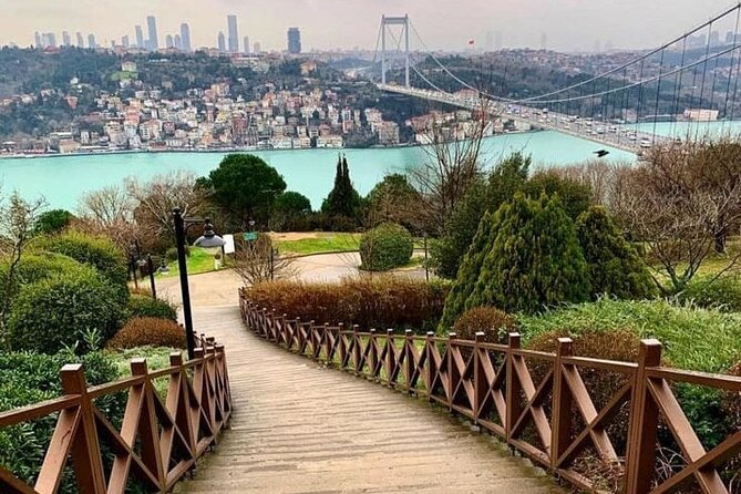 Bosphorus Cruise Tour Istanbul - Refreshments included: breakfast or lunch, or tea with sweets