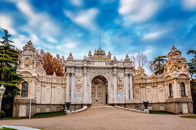 Bosphorus Cruise with Dolmabahce Palace and Istiklal Street Tour - Dolmabahce Palace: Ottoman power in mixed architectural styles