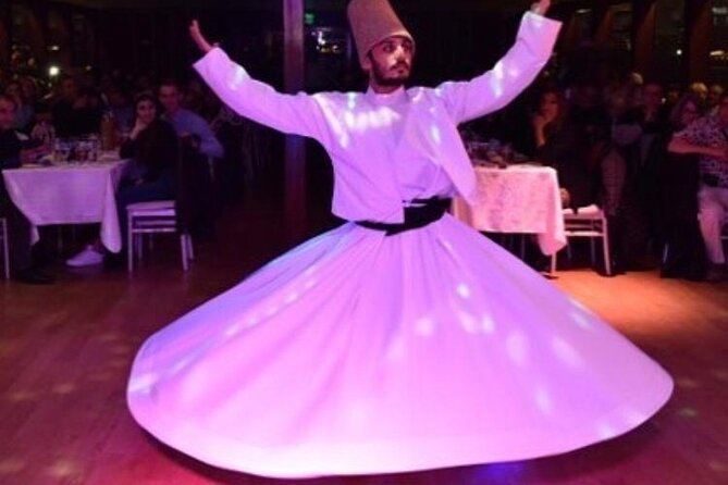 Bosphorus Dinner Cruise & Live Show – Private Table - Rumeli Hisarı and Beylerbeyi: Fortresses and Summer Palaces at Bosphorus Scale