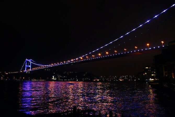 Bosphorus Dinner Cruise & Turkish Night Show (All Inclusive) - Dolmabahçe and Beylerbeyi Views: Two Palaces, One Strait Mood