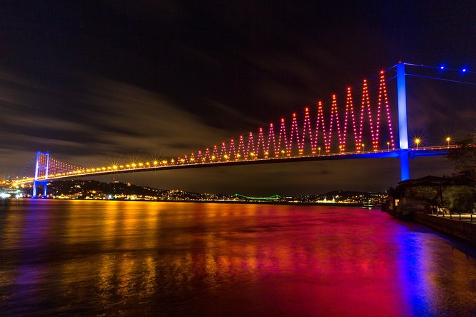 Bosphorus Dinner Cruise with Folk Dance and Live Performances - Seating, crowd flow, and how to choose your best view
