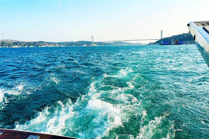 Bosphorus & Golden Horn: Sunset Yacht Cruise with Expert Guide - Dolmabahçe Palace and Ortaköy Mosque: Ottoman Icons in Motion