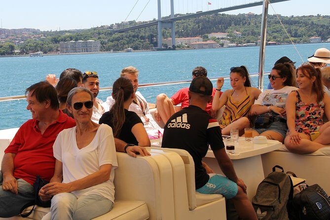 Bosphorus Luxury Lunch Cruise & Black Sea Swimming Experience - Stop 2: Anadolu Kavağı Fishing Village Break (45 minutes)