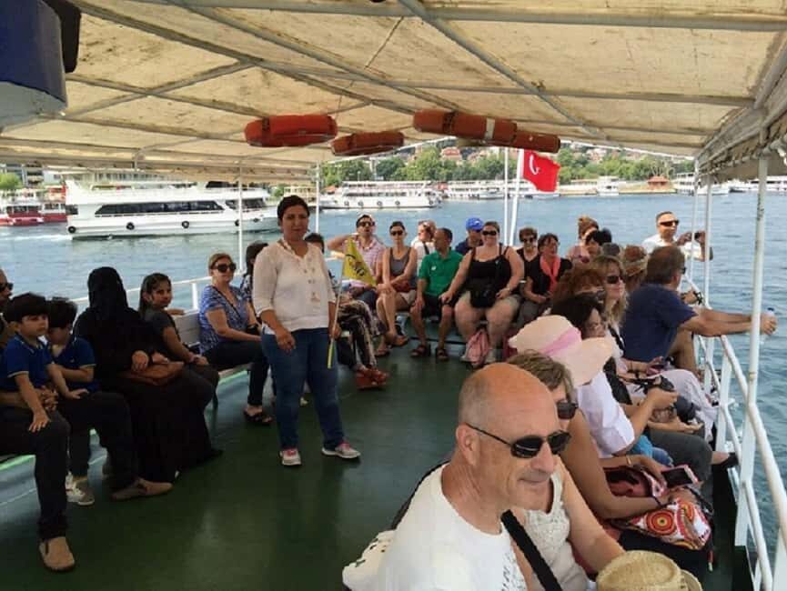 Bosphorus Only Boat Tour - Dolmabahçe, Beylerbeyi, and Çırağan: palaces that make more sense from the water