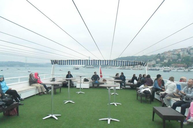 Bosphorus Sightseeing Boat Tour - Seating, speed, and the truth about boarding crowds