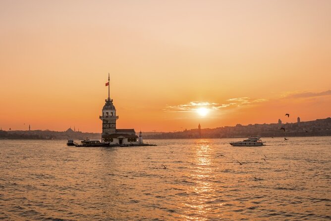 Bosphorus Sightseeing Cruise Tour with Audio Guide - Entering the boat: seats and deck reality (where most problems start)