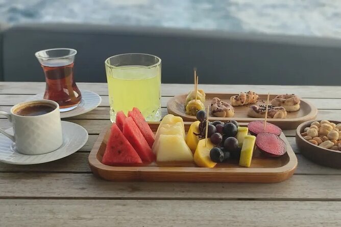 Bosphorus Sunset Cruise on Luxury Yacht with Transfers - Üsküdar Views, Galata Tower, and Galata Bridge on the Golden Horn Side
