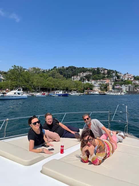Bosphorus Sunset Yacht Cruise with Guide & Snacks - Why a Bosphorus Sunset Yacht Cruise Works for Istanbul Views