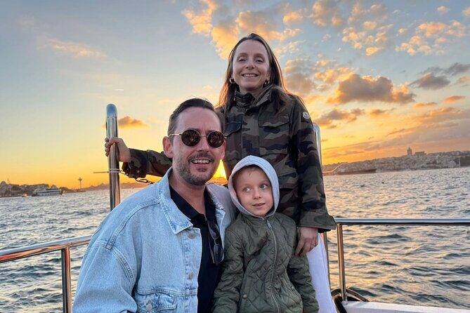 Budget Evening Cruise: Dinner, Live Shows & Party - Fatih Sultan Mehmet Fortress: Why This Spot Let Anyone Control the Strait