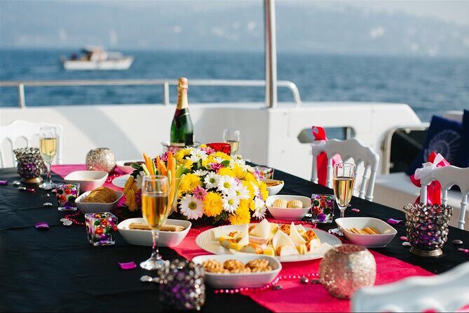 Exclusive Bosphorus Cruise - Luxury Yacht Experience in Istanbul - Private yacht comfort on the Bosphorus: what “luxury” feels like here