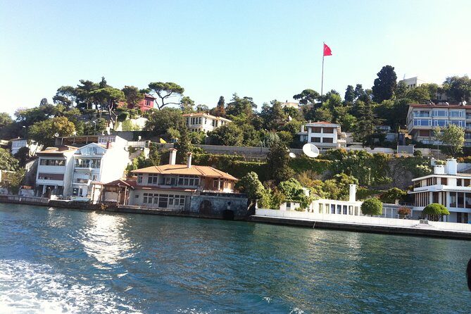 Golden Horn and Bosphorus Boat Tour in Istanbul - Iconic sights you’ll spot along the way
