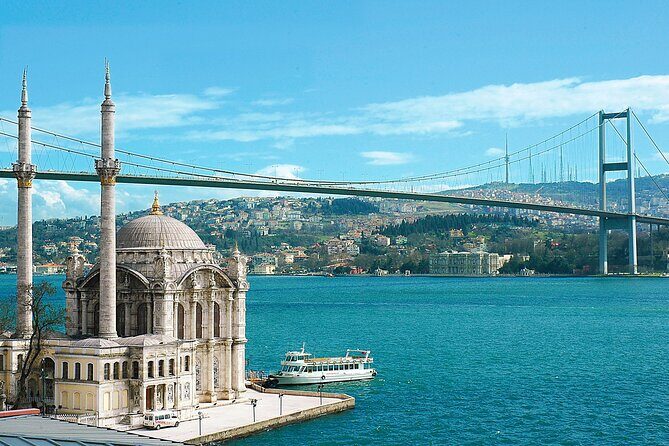Golden Horn and Bosphorus Boat Tour in Istanbul - Boat comfort and motion: what helps with a smooth ride