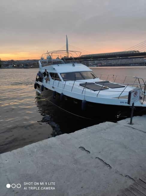 Golden Horn and Bosphorus Sunset Tour Stop at Anatolian Side - The Anatolian side stop: why it can be more than a photo break