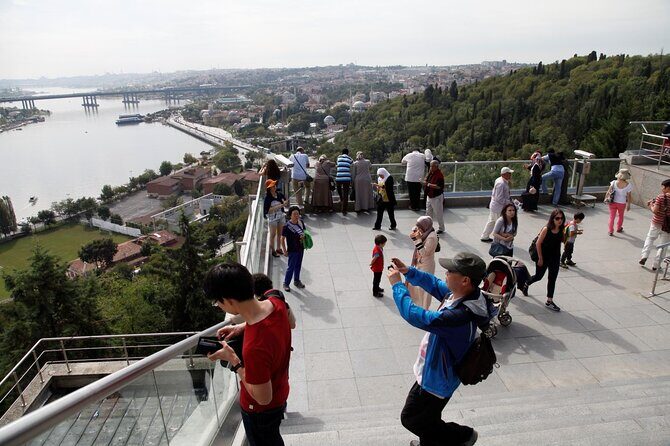 Hagia Sophia, Bosphorus cruise, Blue Mosque, Guided - Small Group - Lunch Break in Sultanahmet (and Small Refresh Stops)