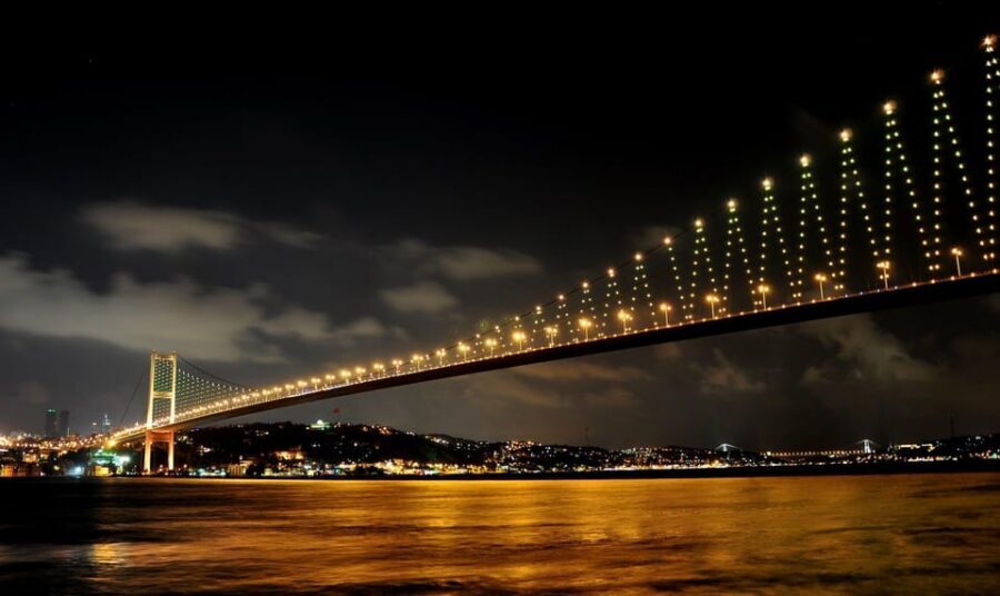 Istanbul: A short trip along the Bosphorus in the evening - What you’ll actually experience on the boat