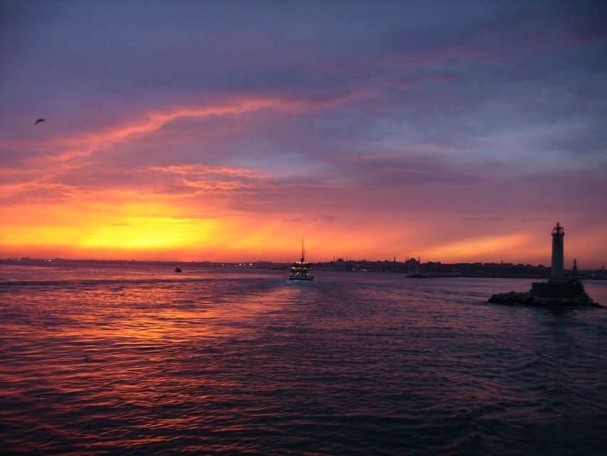 Istanbul: Afternoon Bosphorus Cruise and Spice Bazaar Tour - An Easy Afternoon Combo: Boat Views + Shopping Time