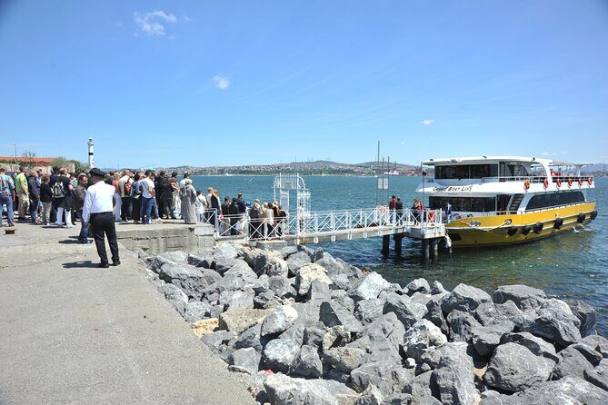 Istanbul: Bosphorus and Golden Horn Cruise with Audio Guide - Dolmabahçe Palace from the Bosphorus: Ottoman power in waterfront form