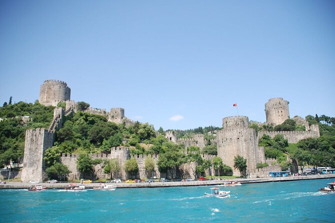 Istanbul: Bosphorus Cruise, Bus Tour, Cable Car Ride with Live Guide & Ticket - Pierre Loti Tepesi: A Viewpoint Built for Photos