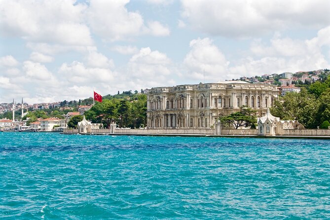 Istanbul: Bosphorus Cruise, Bus Tour, Cable Car Ride with Live Guide & Ticket - Fatih Rest Stop: Tea, Turkish Delight, and a Breather
