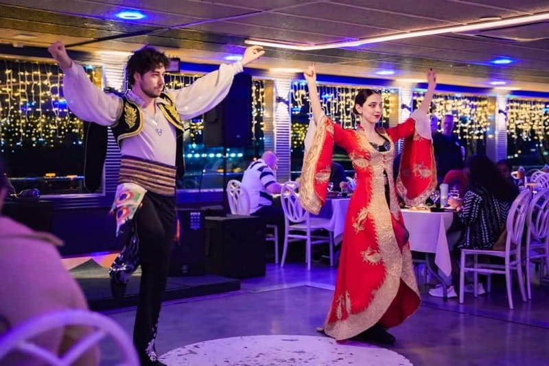 Istanbul: Bosphorus Cruise Dinner, Show & Alcoholic Drinks - Landmark lighting: why seeing Hagia Sophia and Topkapı from the water matters