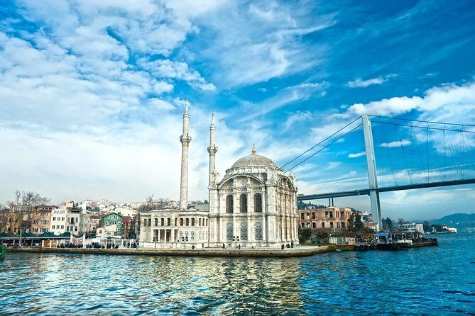 Istanbul: Bosphorus Cruise Tour - Dolmabahçe, Rumeli Fortress, and Bridge Views That Make the City Click
