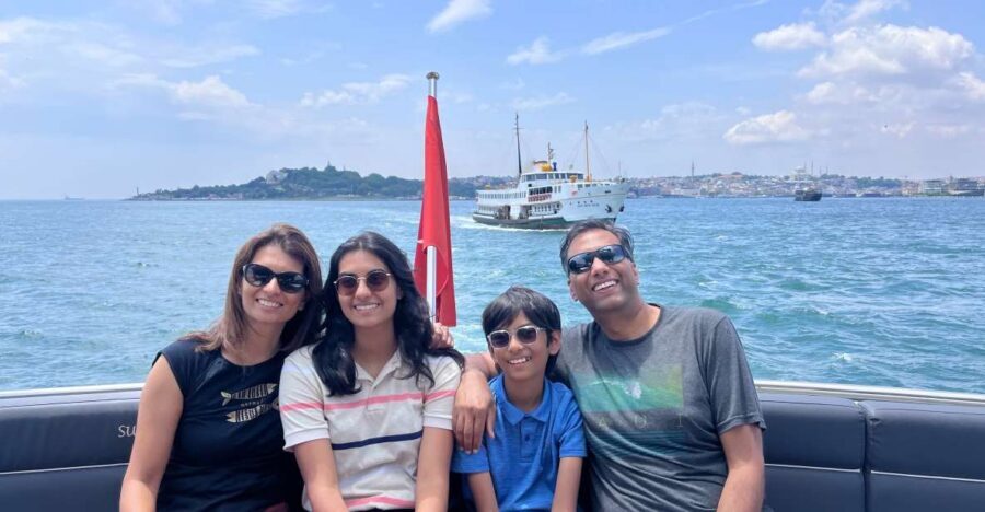 Istanbul: Bosphorus Cruise with Stopover on the Asian Side - Starting at Dolmabahçe Mosque: Your Easy Entry Point