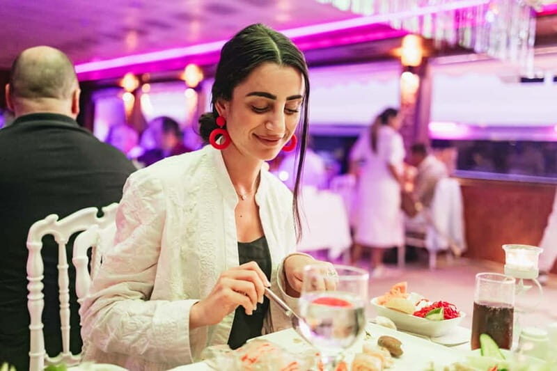 Istanbul: Bosphorus Dinner Cruise & Show with Private Table - Drinks, alcohol limits, and the VIP logic