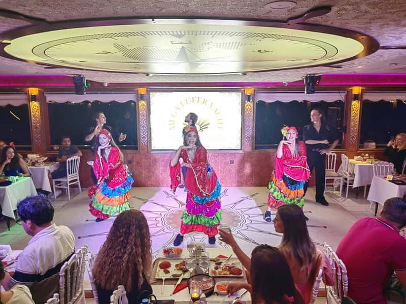 Istanbul: Bosphorus Dinner Cruise & Show with Private Table - Bosphorus Bridge, Rumeli Hisarı, and Fatih Sultan Mehmet Bridge
