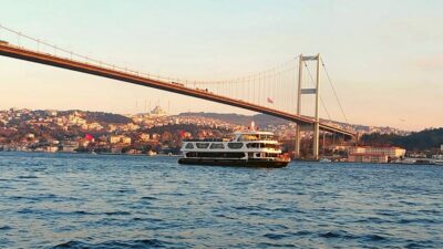 Istanbul: Bosphorus Dinner Cruise with Drinks & Turkish Show - Boat Ride Views: Dolmabahçe to the Maiden’s Tower (Plus Night Bridge Glam)