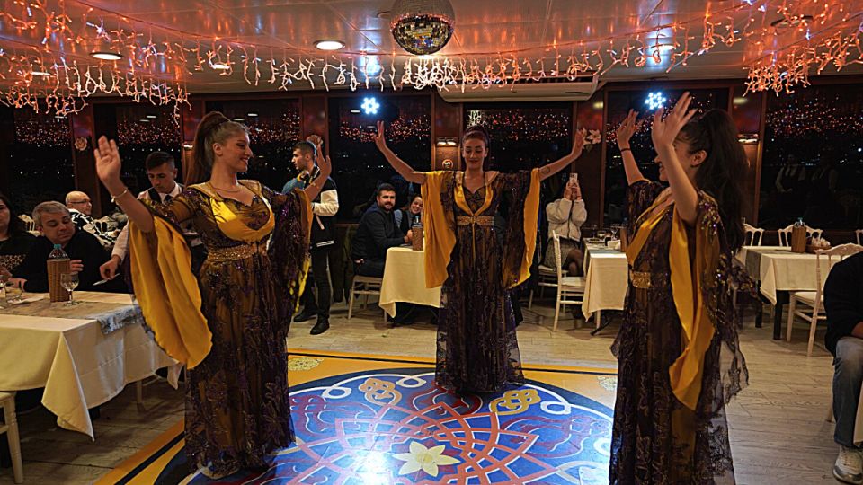 Istanbul: Bosphorus Dinner Cruise with Drinks & Turkish Show - Pickup, Meeting Point, and Getting a Good Start in Istanbul