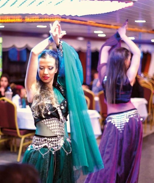 Istanbul: Bosphorus Dinner Cruise with Entertainment - Dinner and Drinks: Welcome Cocktail, Mezes, and a Multi-Course Menu