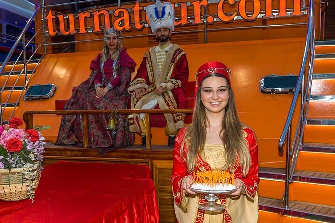 Istanbul Bosphorus Dinner Cruise with Turkish Show - Night Views Between Europe and Asia: What You’ll Actually See
