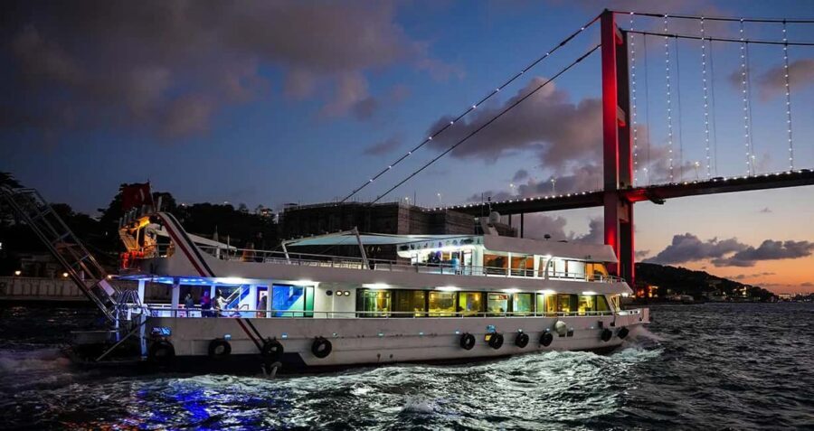 Istanbul: Bosphorus & Golden Horn Cruise Daytime or Sunset - Getting to the Meeting Point Without Stress