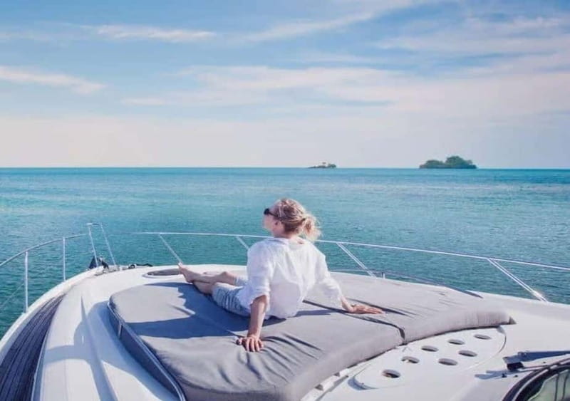 Istanbul: Bosphorus Morning or Sunset Yacht Tour with Snacks - Onboard Comfort: Indoor vs Outdoor Deck Reality Check