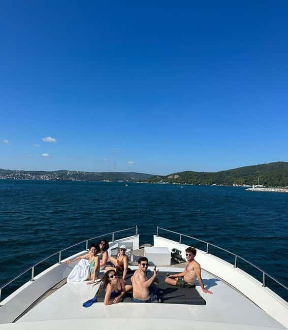 Istanbul: Bosphorus Private Guided Yacht Cruise with Snacks - Beyond the named stops: what else you may catch on the water