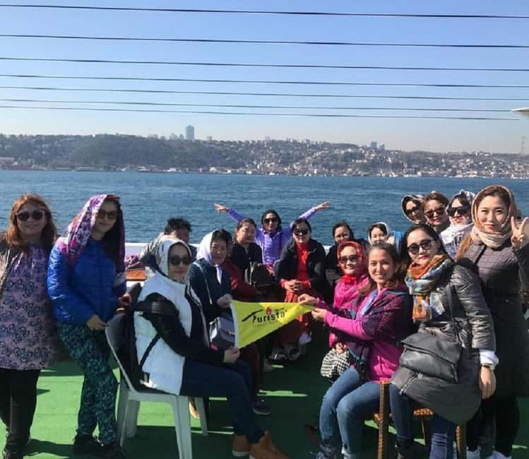 Istanbul: Bosphorus Sightseeing Boat Tour with Guide - Getting There From Sultanahmet: Dock Time Matters