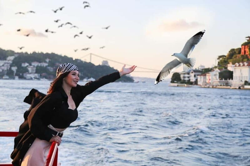 Istanbul: Bosphorus Sightseeing Cruise Tour with Audio Guide - Key points I’d plan around