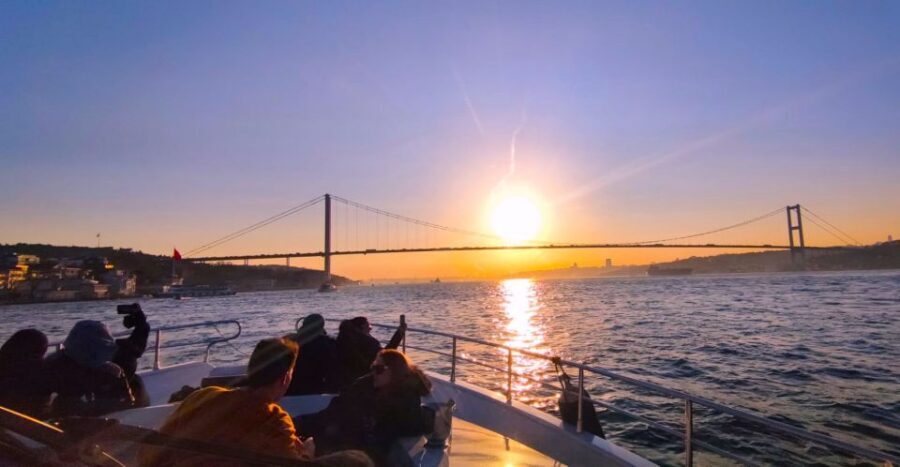 Istanbul: Bosphorus Sunset Cruise with Dinner - Why this Istanbul Bosphorus sunset cruise works