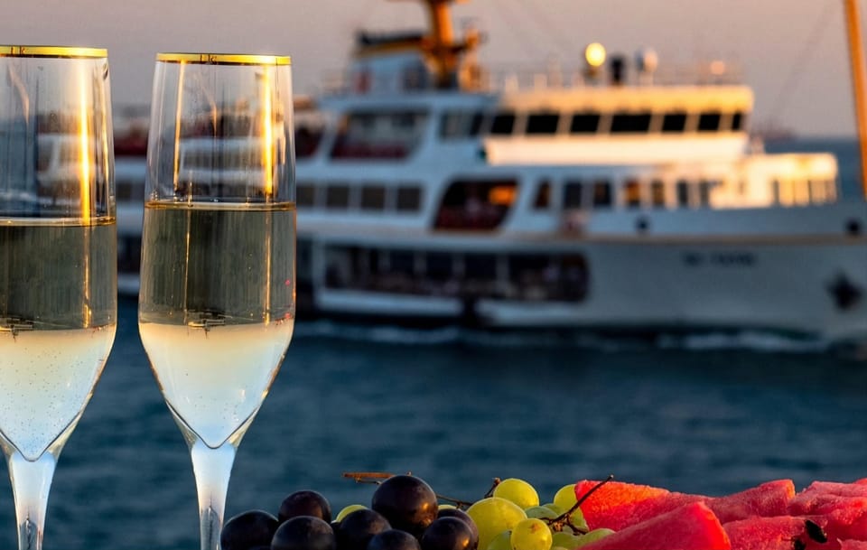 Istanbul: Bosphorus Sunset Cruise with Drinks & Snack - Meeting at Dentur Avrasya Kabataş İskelesi without stress