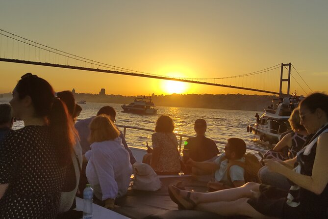 Istanbul Bosphorus Sunset Cruise with Wine on a Luxury Yacht - What’s included: wine, soft drinks, and snack food that actually works