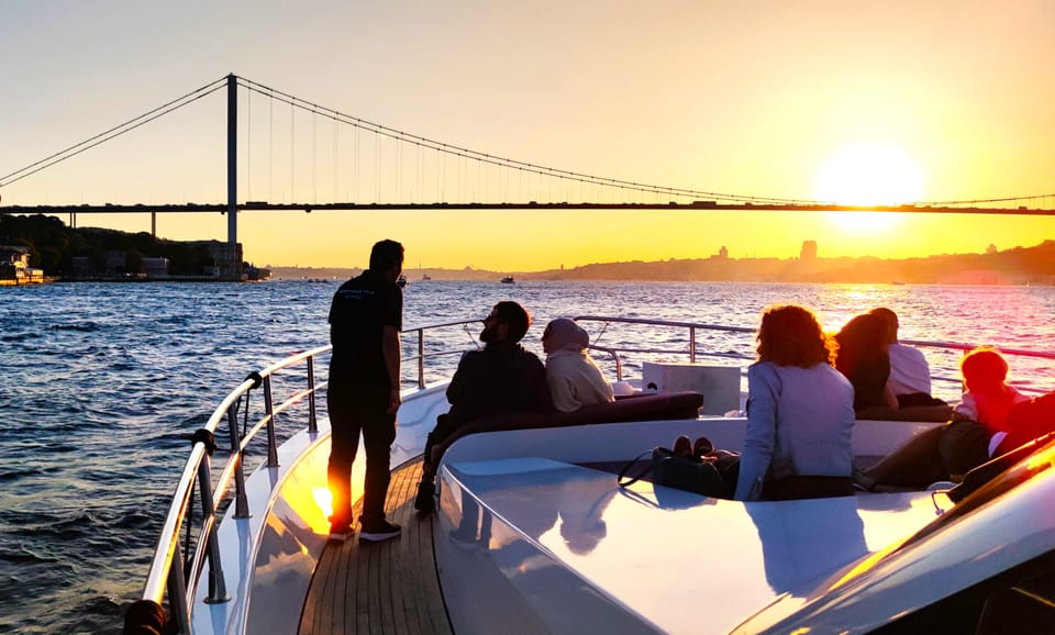 Istanbul: Bosphorus Sunset Yacht Cruise with Live Guide - Kabataş to the Pier: How Smooth Boarding Feels