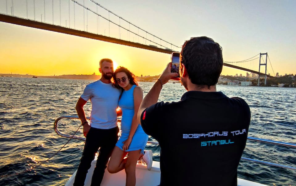 Istanbul: Bosphorus Sunset Yacht Cruise with Live Guide - Çırağan Palace and Ortaköy: The Istanbul Waterfront Postcard Run